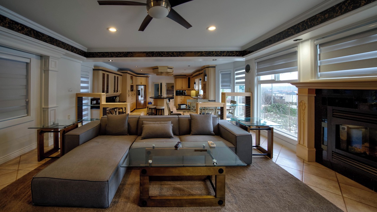 Photo of Livingroom in Surrey Newton