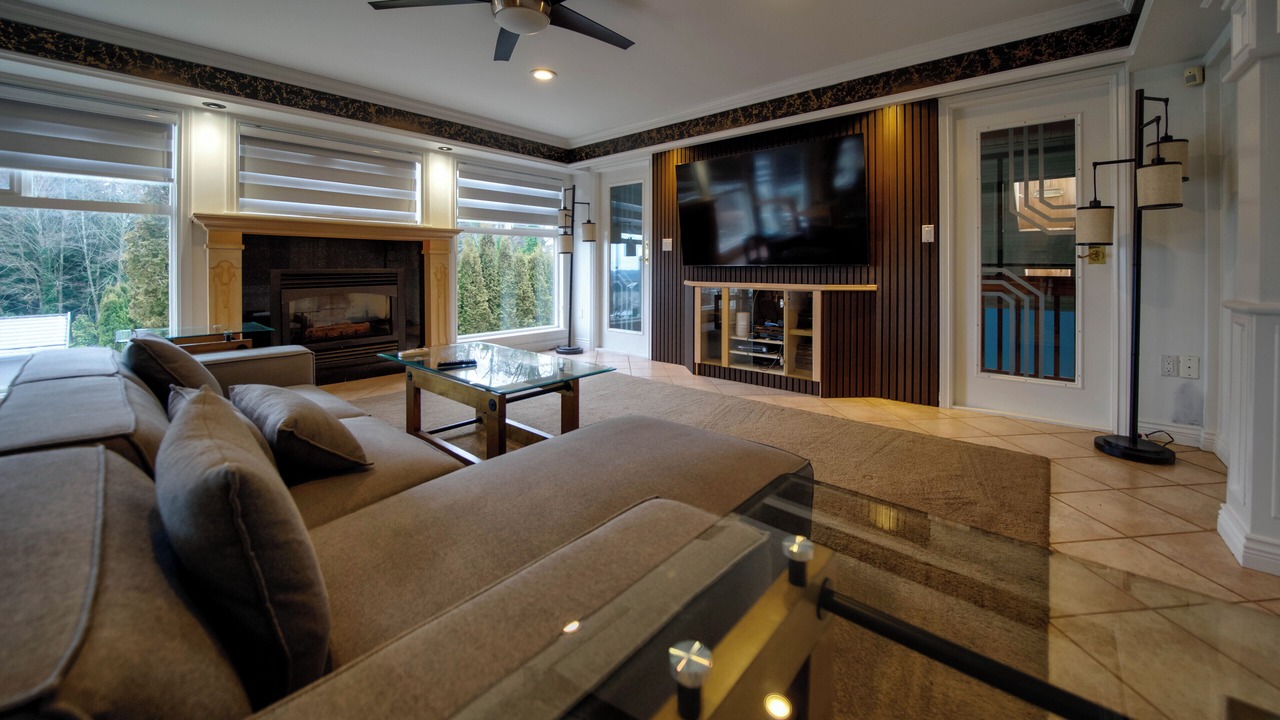 Photo of Livingroom in Surrey Newton