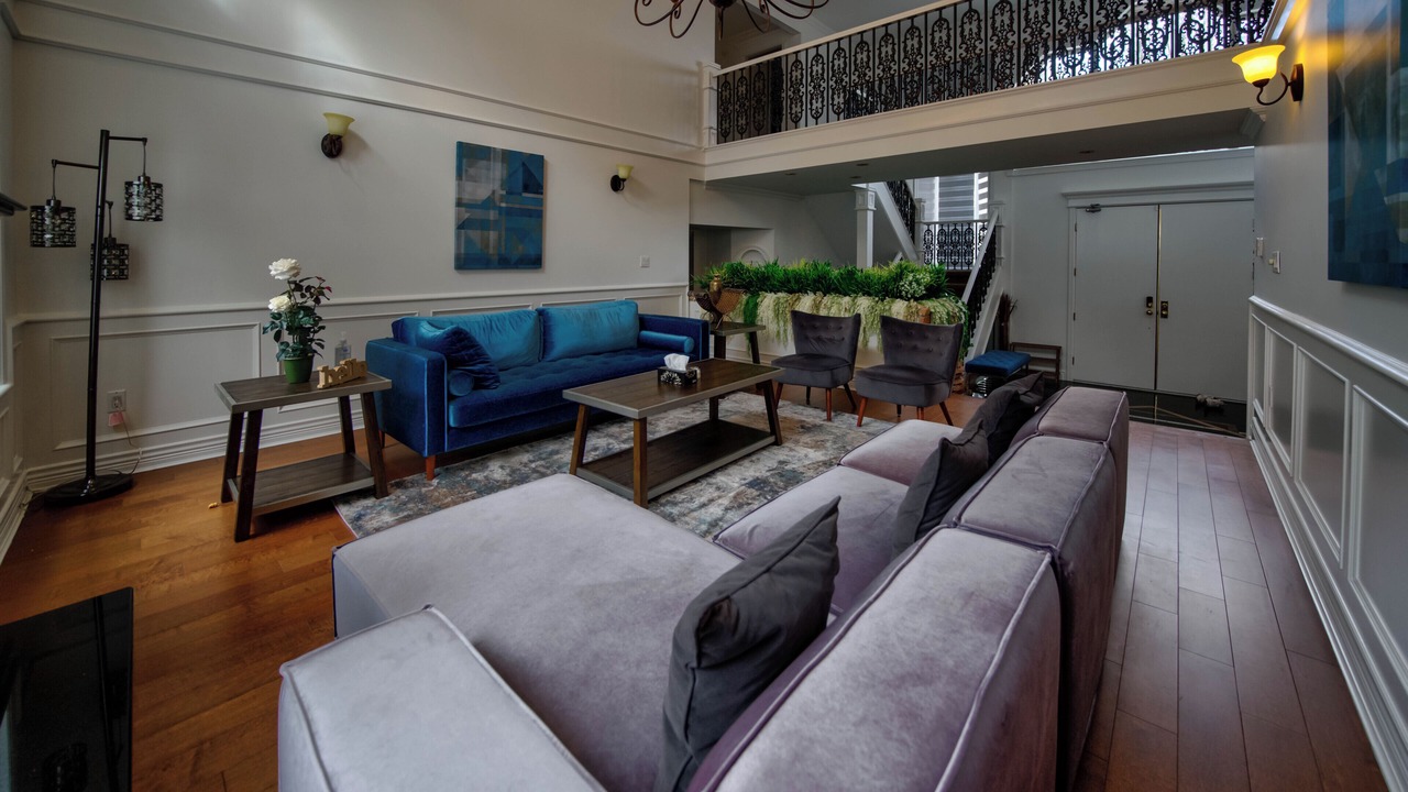 Photo of Livingroom in Surrey Newton