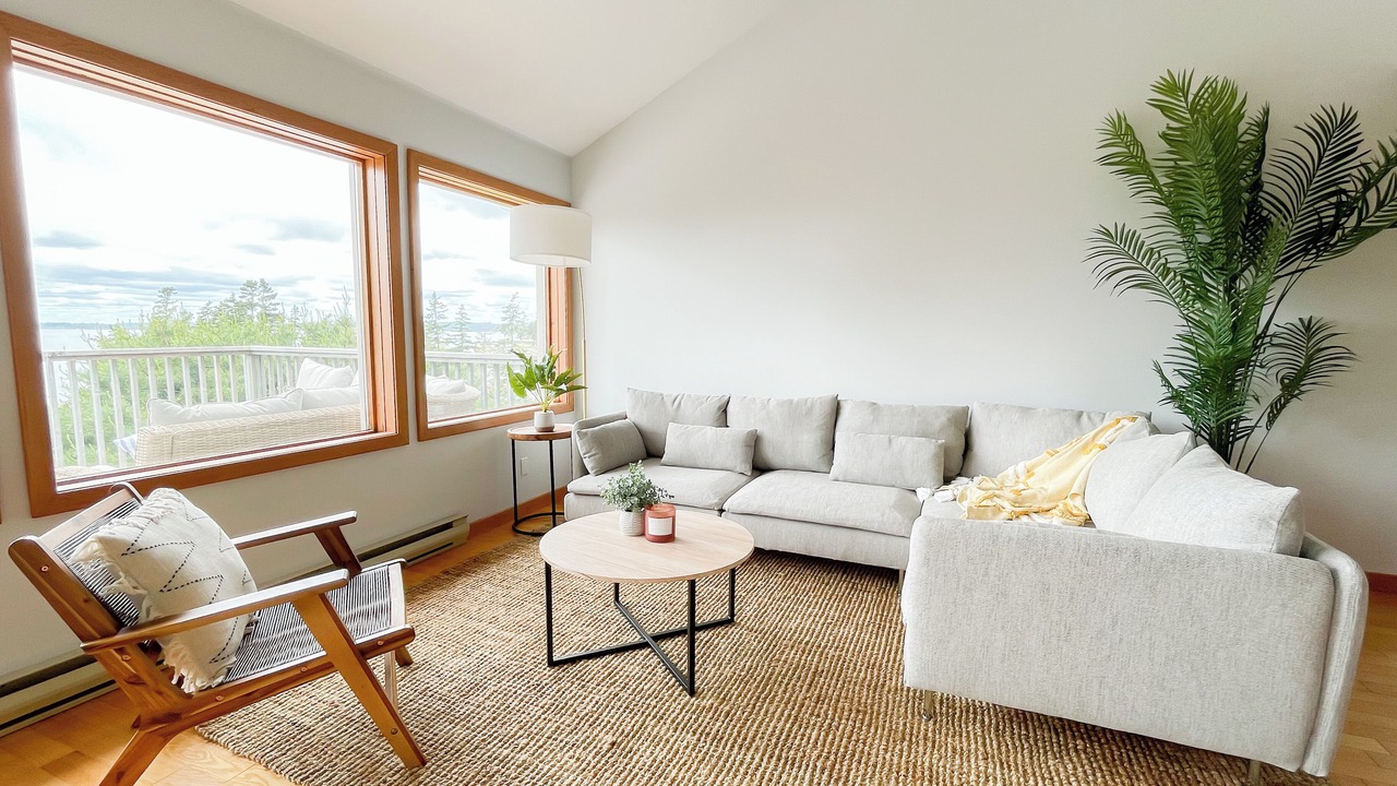 Photo of Livingroom in East River Point