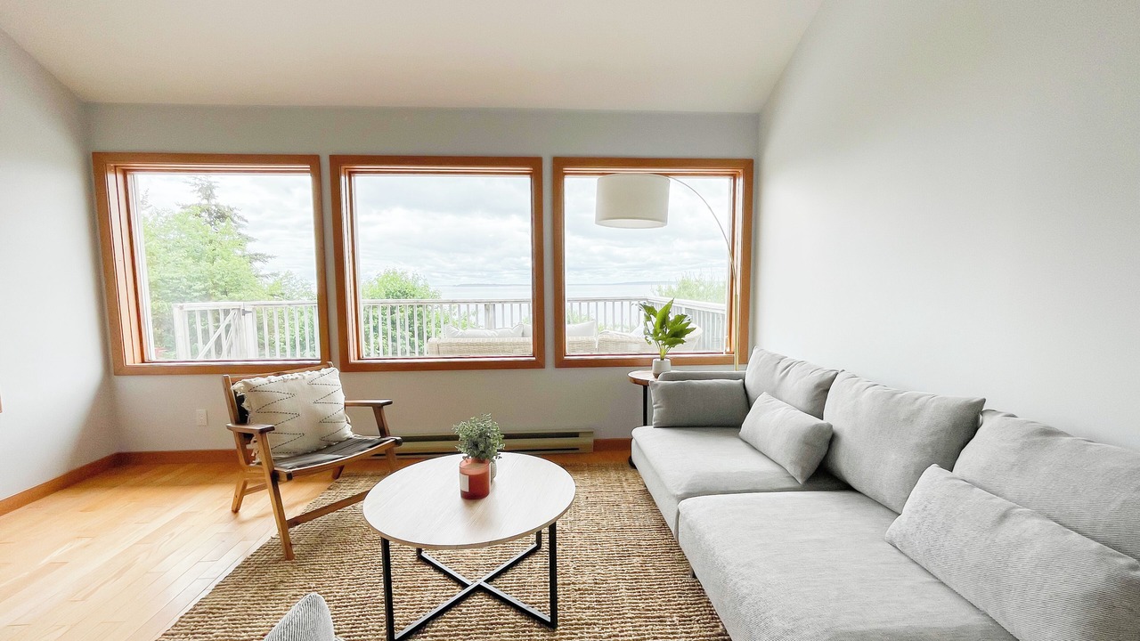 Photo of Livingroom in East River Point
