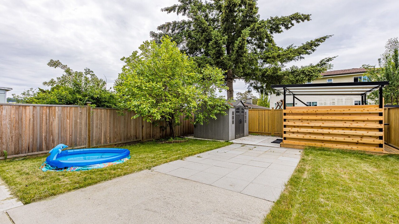 Photo of Outdoor in Renfrew-Collingwood