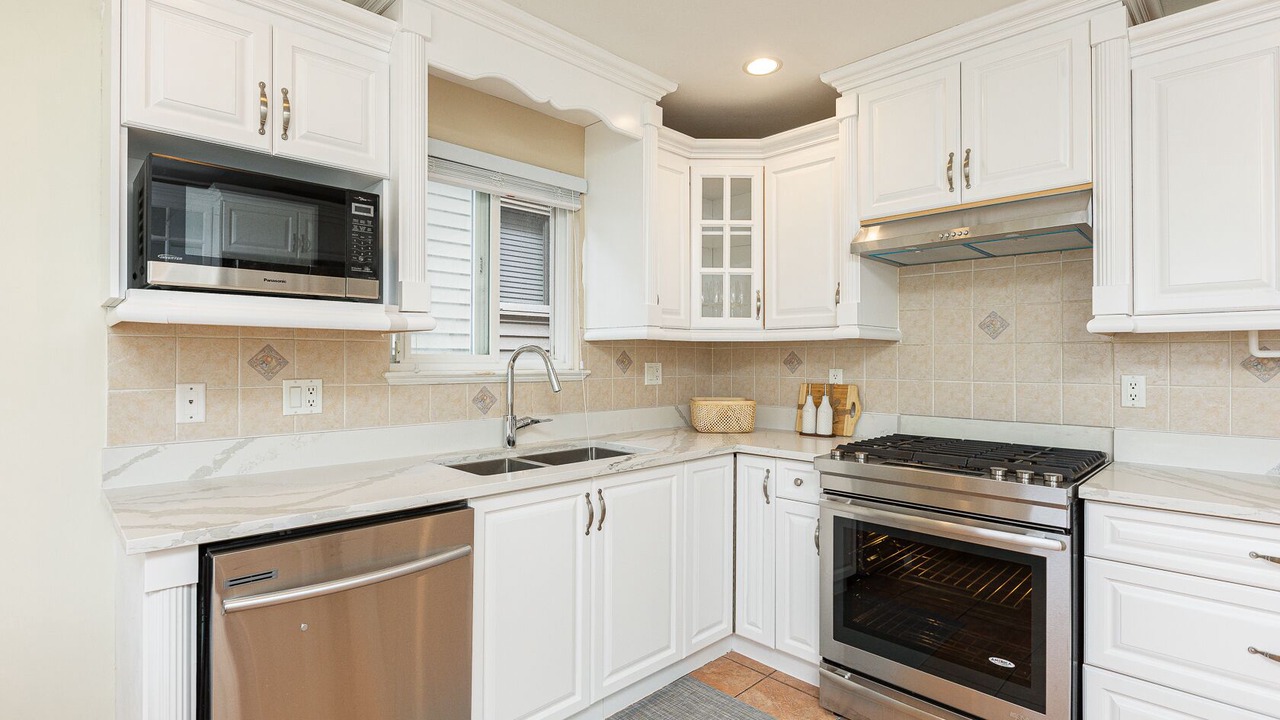Photo of Kitchen in Renfrew-Collingwood