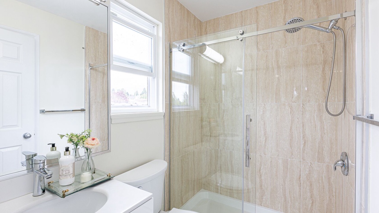 Photo of Bathroom in Renfrew-Collingwood