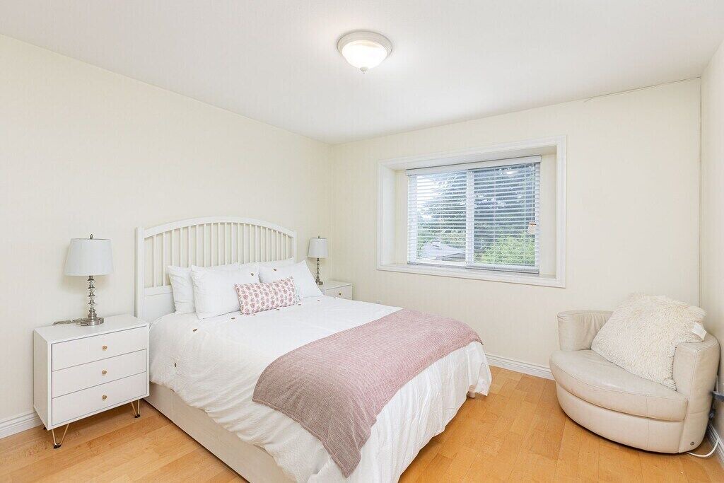 Photo of Bedroom in Renfrew-Collingwood