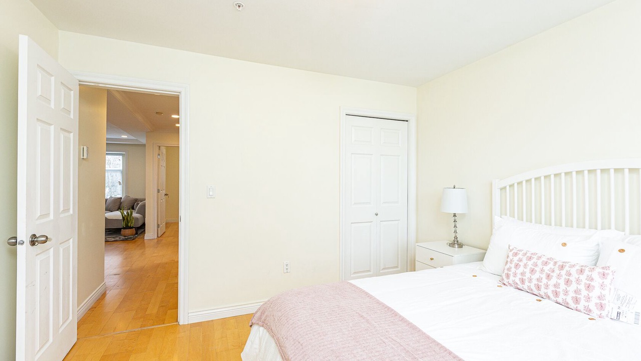 Photo of Bedroom in Renfrew-Collingwood