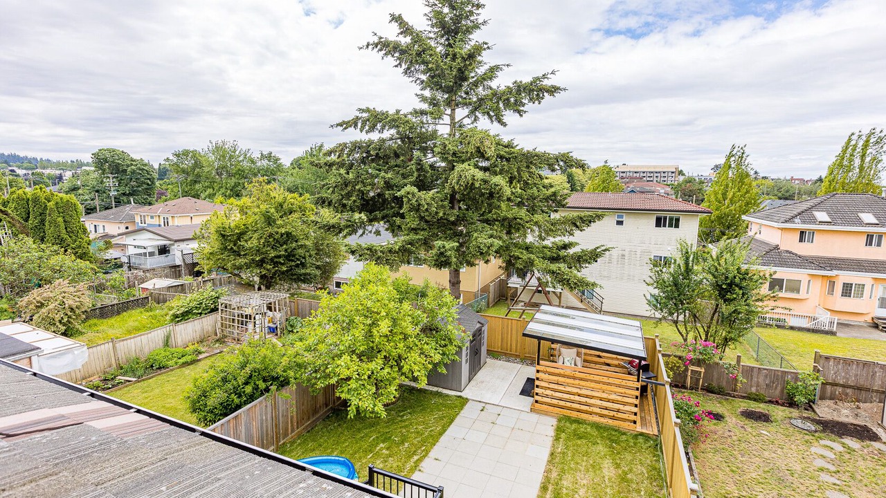 Photo of Outdoor in Renfrew-Collingwood