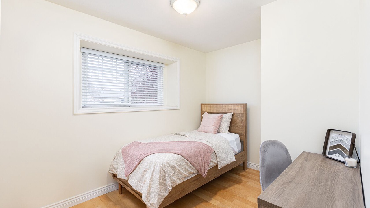Photo of Bedroom in Renfrew-Collingwood
