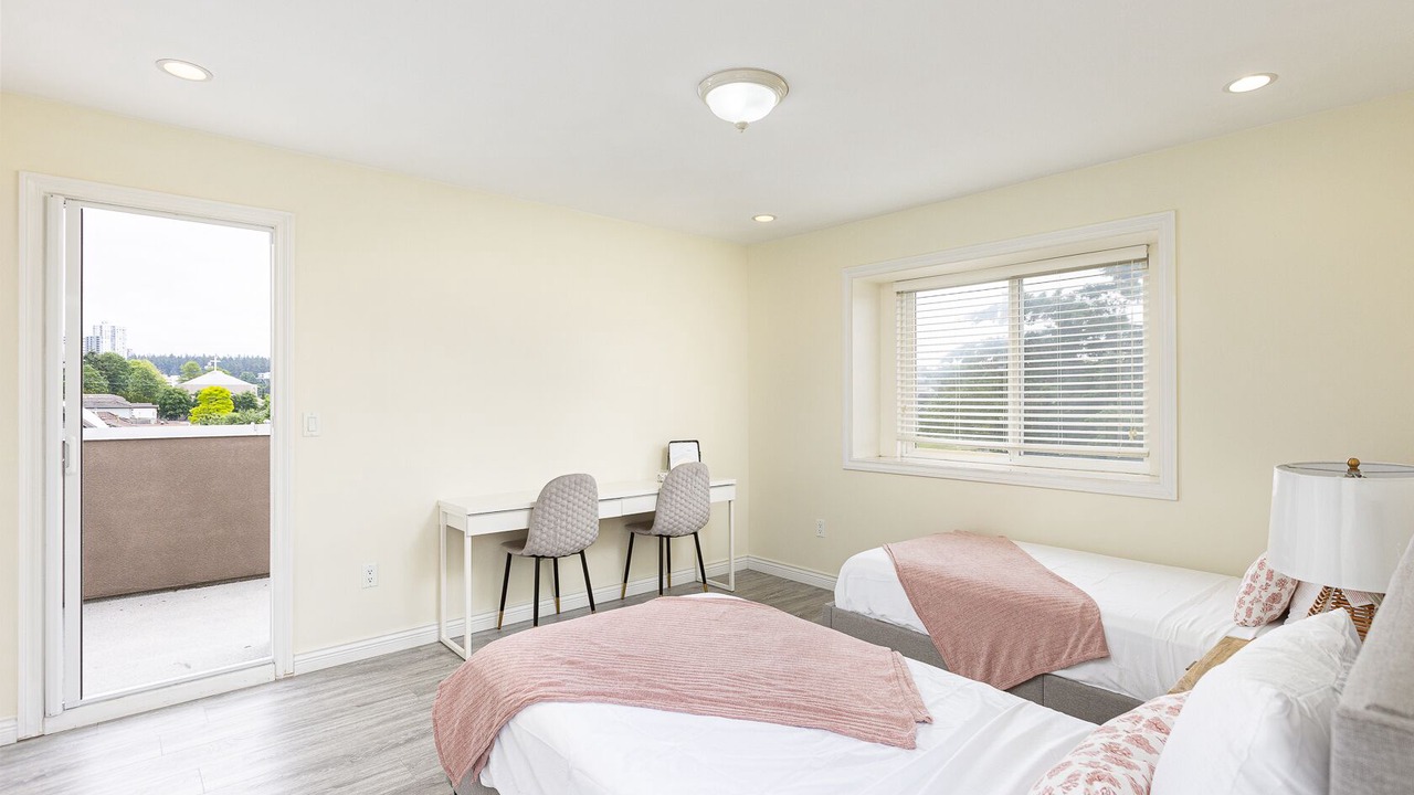 Photo of Bedroom in Renfrew-Collingwood
