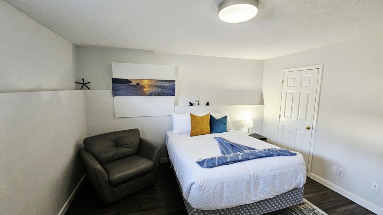 Photo of Bedroom in Otter Point
