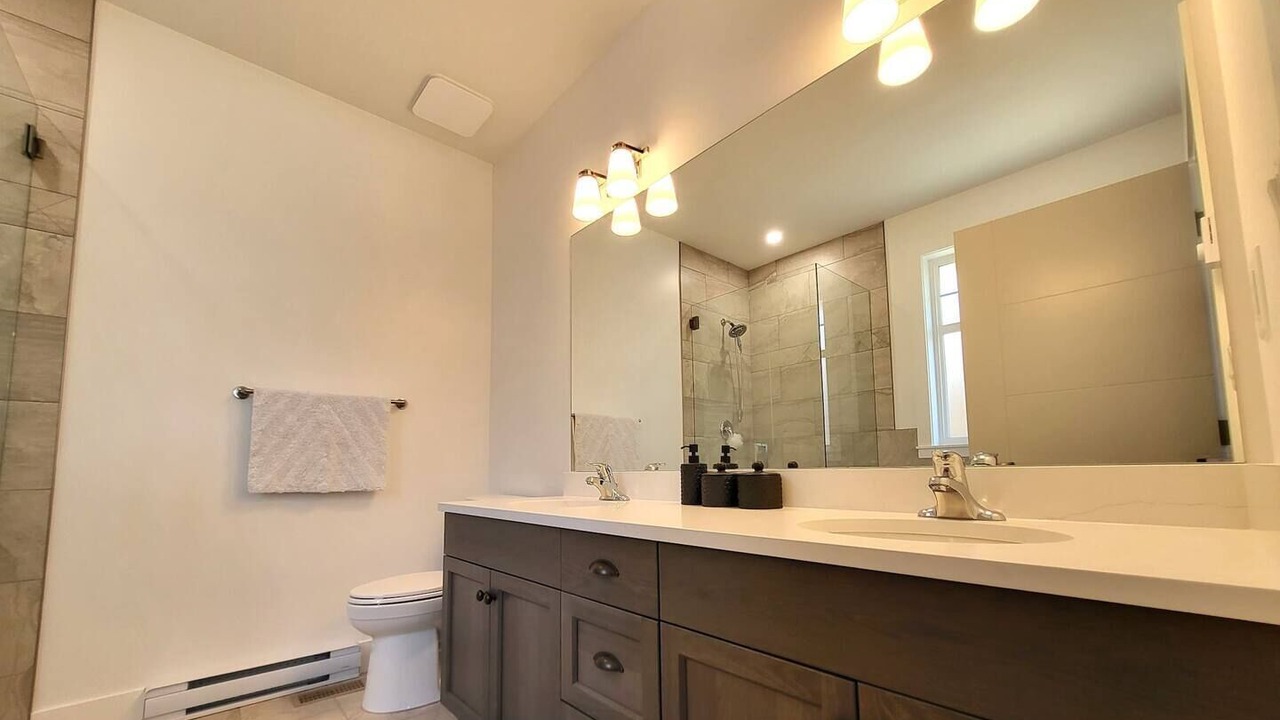 Photo of Bathroom in Okanagan-Similkameen