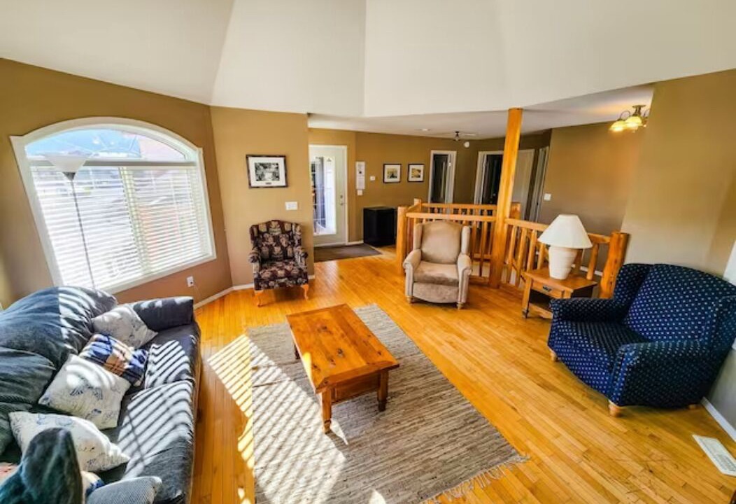 Photo of Livingroom in East Kootenay