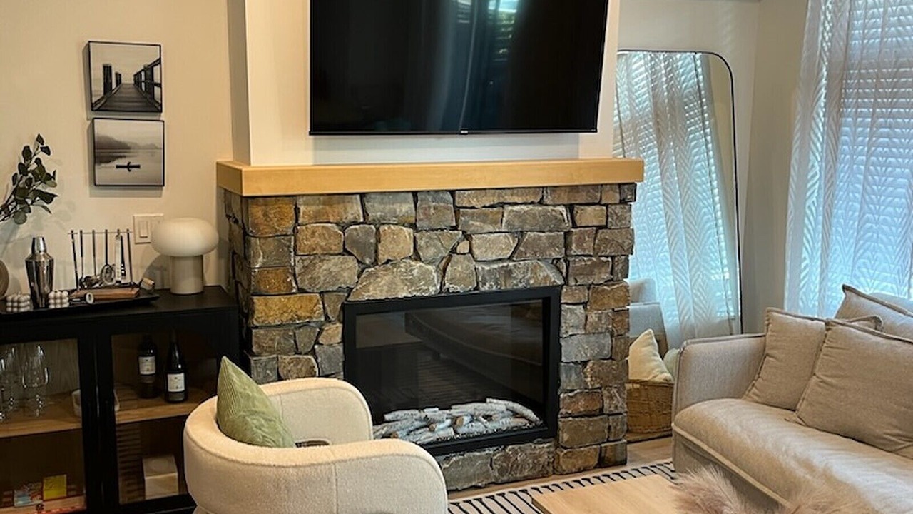 Photo of Livingroom in East Kootenay