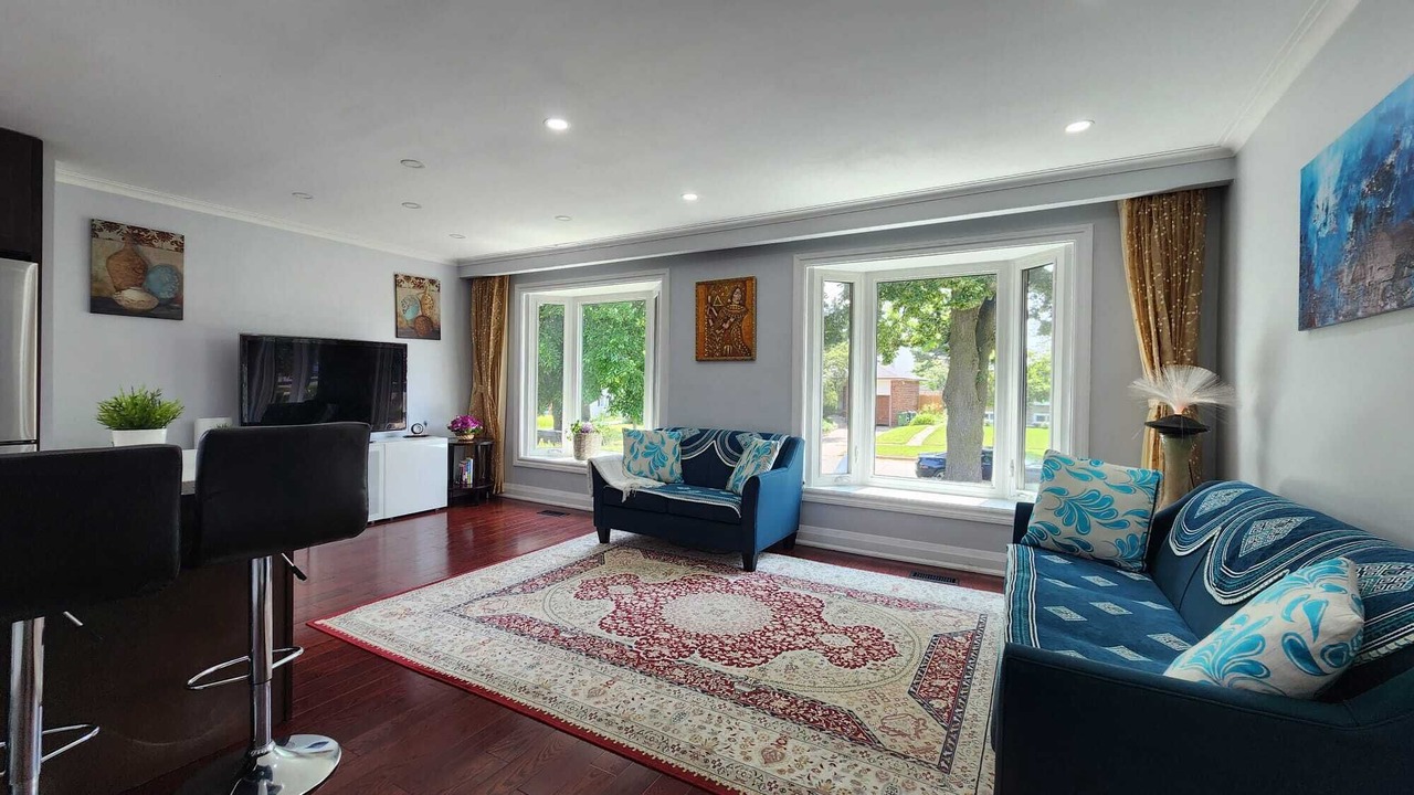 Photo of Livingroom in Woburn