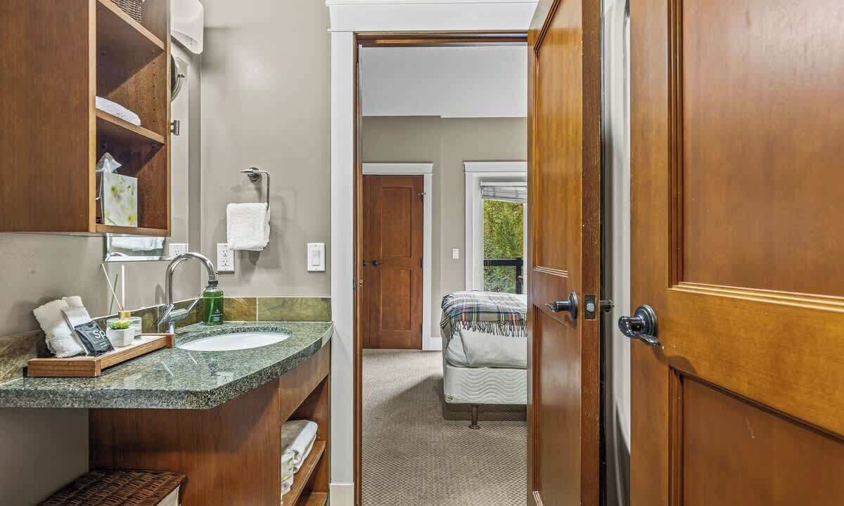 Photo of Bathroom in Cougar Creek