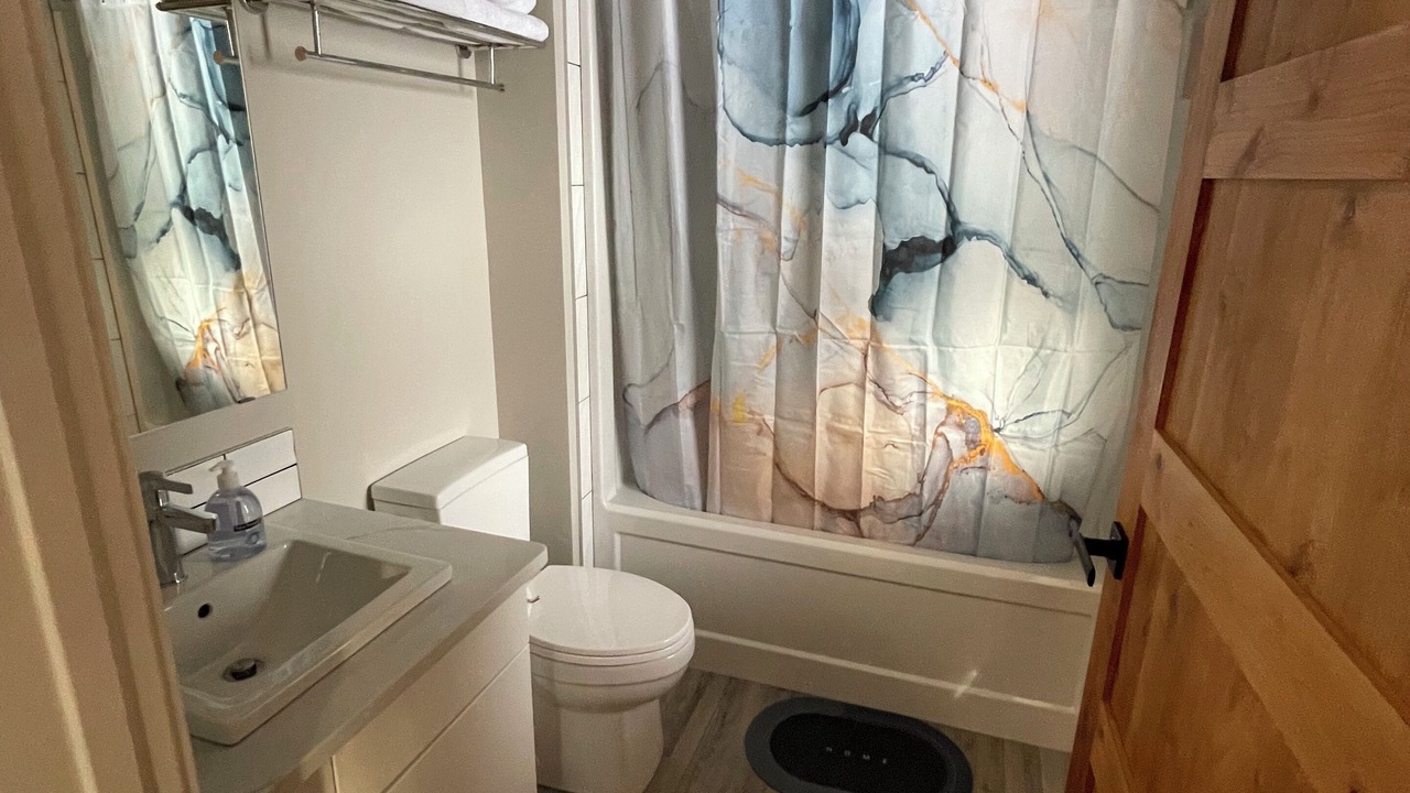 Photo of Bathroom in Valemount