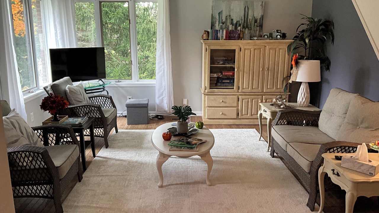Photo of Livingroom in Scugog