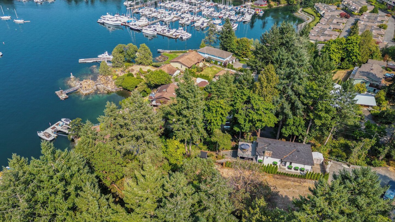 Photo of Others in Brentwood Bay