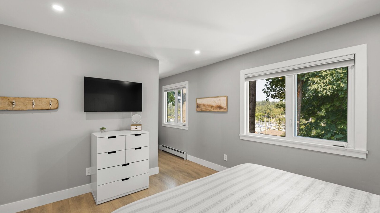 Photo of Bedroom in Brentwood Bay
