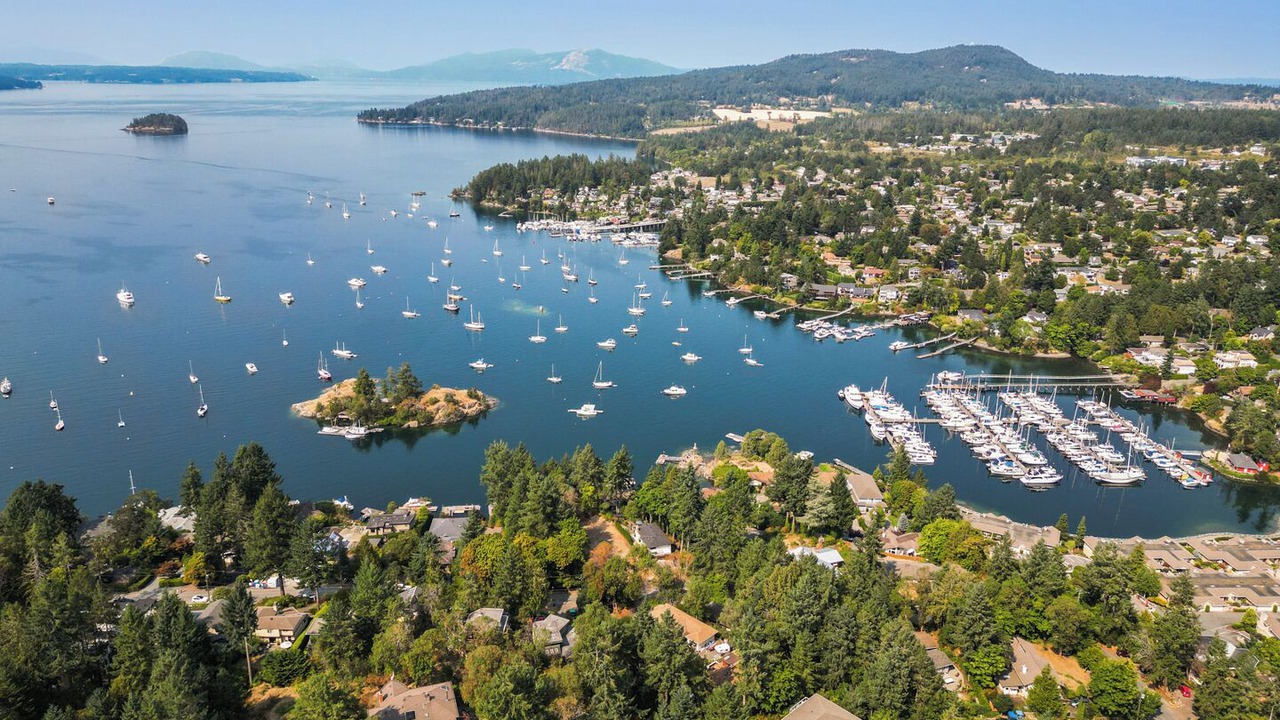 Photo of Others in Brentwood Bay