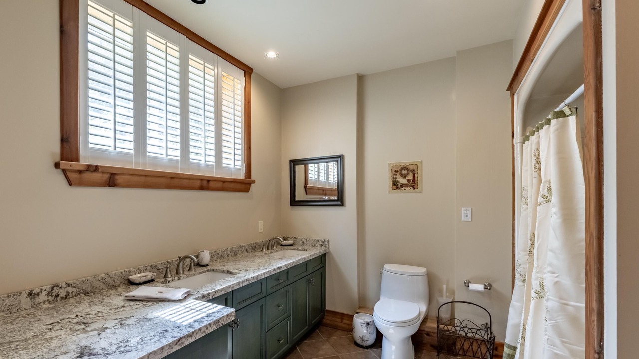 Photo of Bathroom in Muskoka Lakes