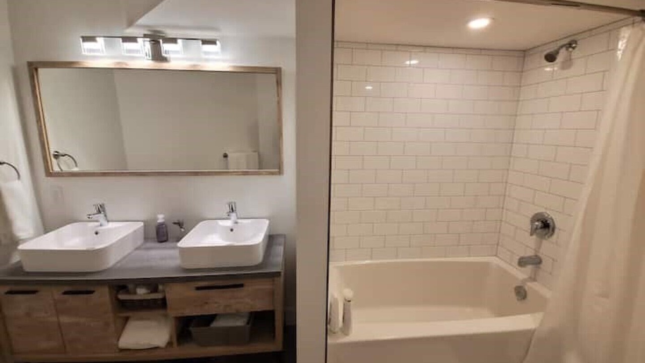 Photo of Bathroom in Sardis