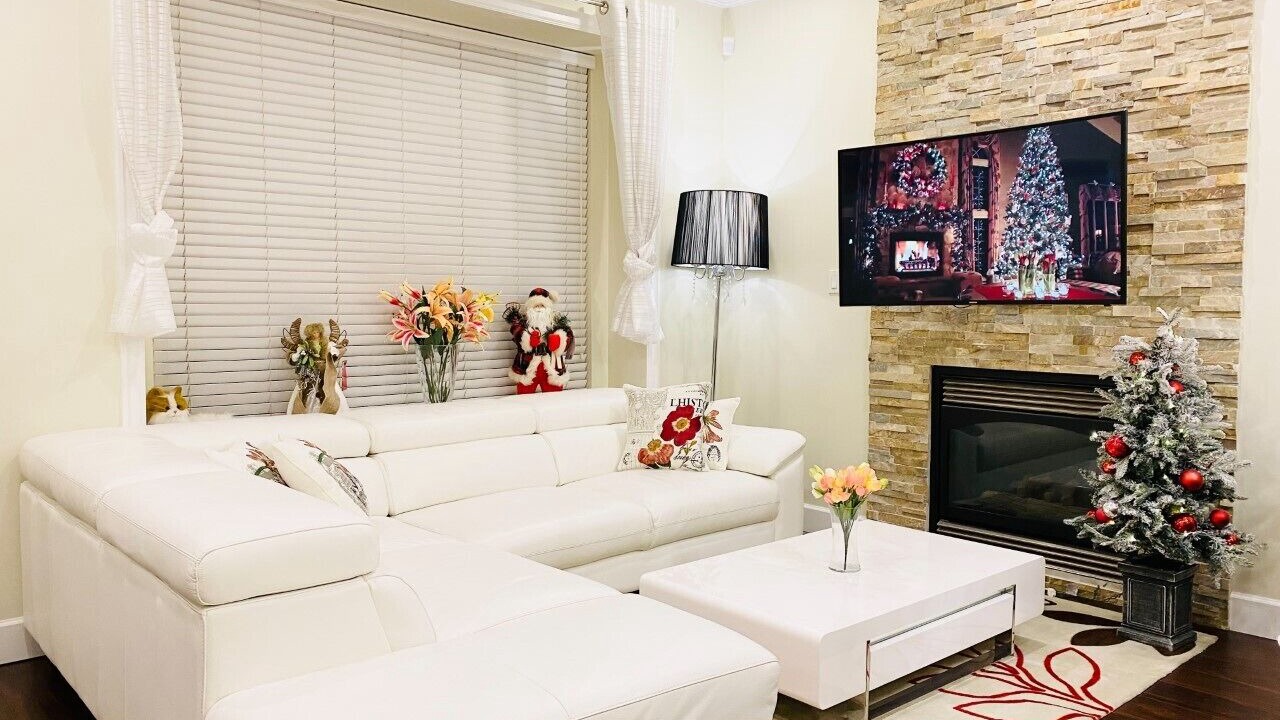 Photo of Livingroom in Fraserview