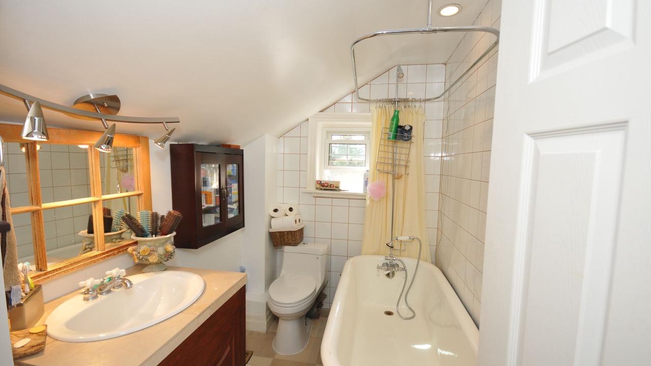 Photo of Bathroom in Bedford Park