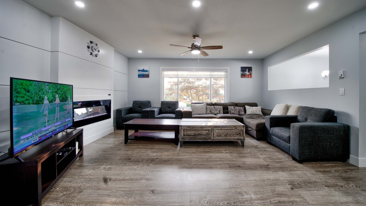 Photo of Livingroom in Langley