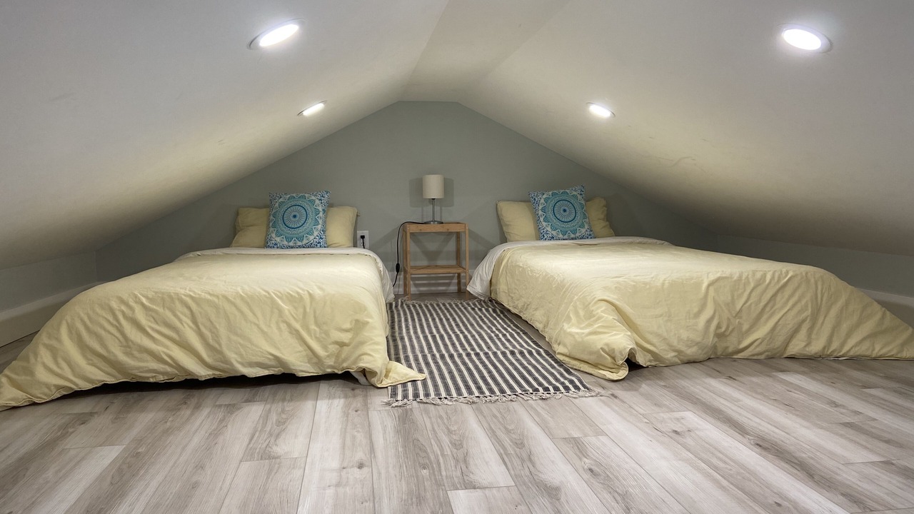 Photo of Bedroom in Roberts Creek