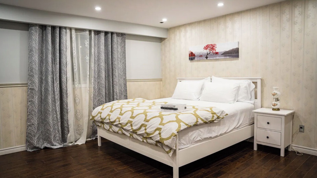 Photo of Bedroom in Halton Regional Municipality