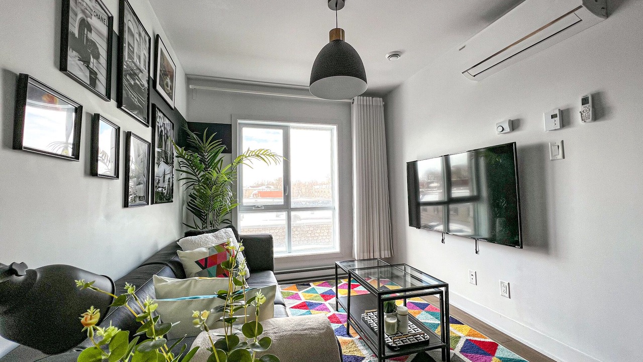 Photo of Livingroom in Cote-Des-Neiges—Notre-Dame-De-Grace