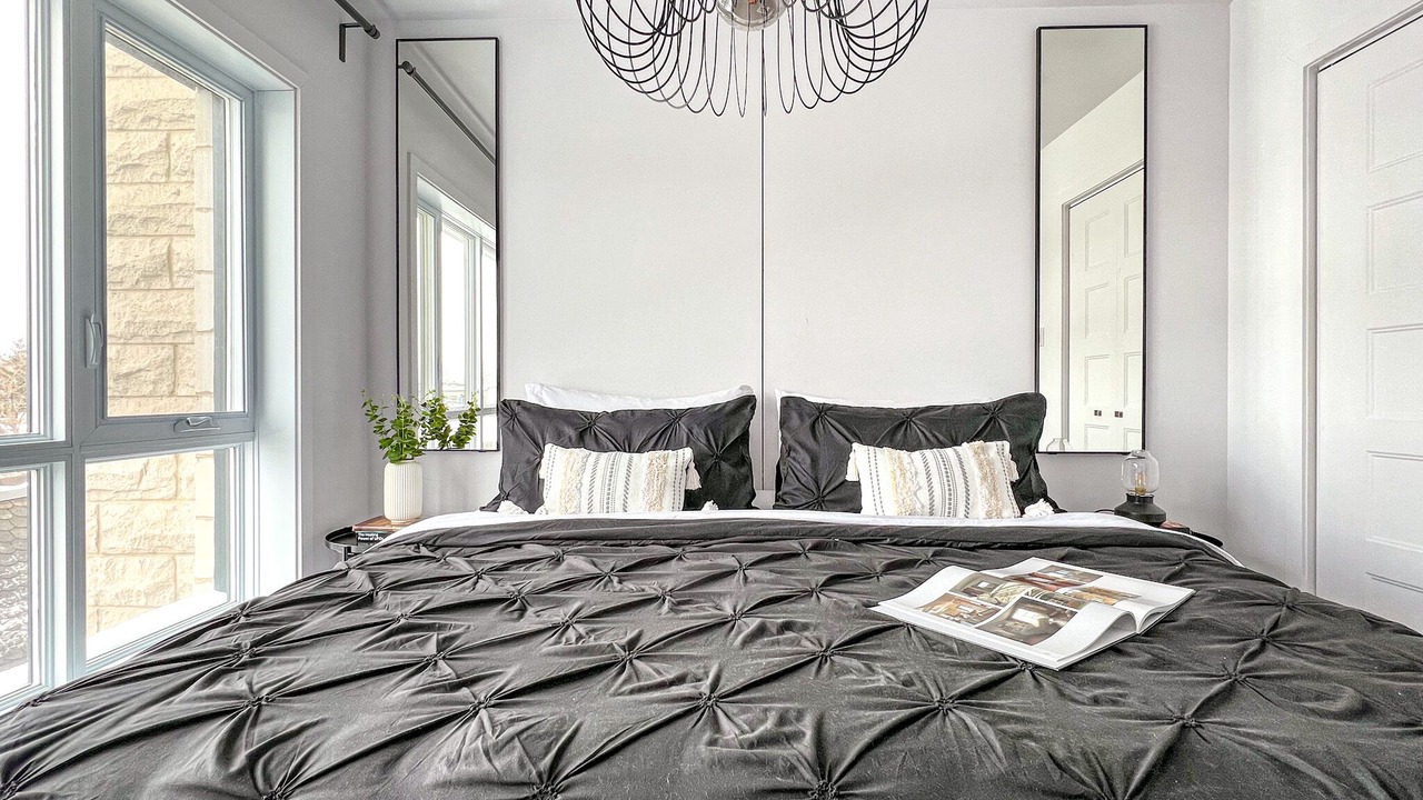 Photo of Bedroom in Cote-Des-Neiges—Notre-Dame-De-Grace