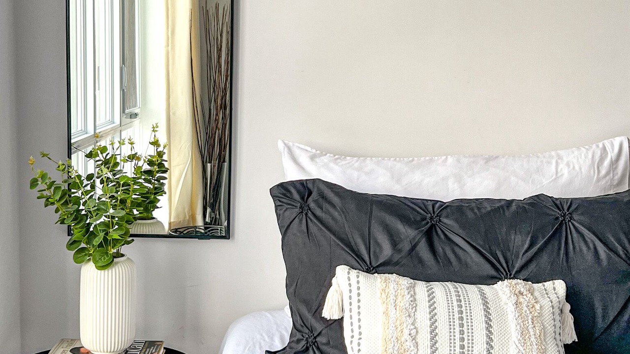 Photo of Bedroom in Cote-Des-Neiges—Notre-Dame-De-Grace