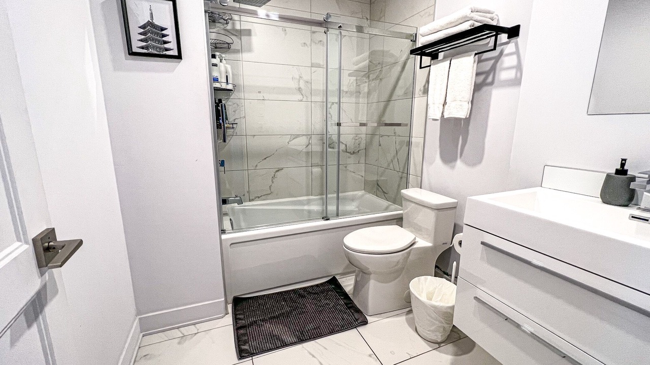 Photo of Bathroom in Cote-Des-Neiges—Notre-Dame-De-Grace