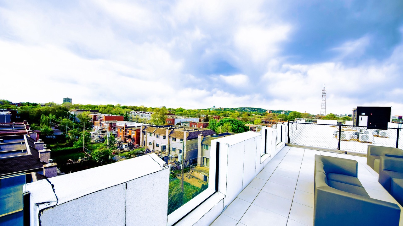 Photo of Patio Balcony in Cote-Des-Neiges—Notre-Dame-De-Grace