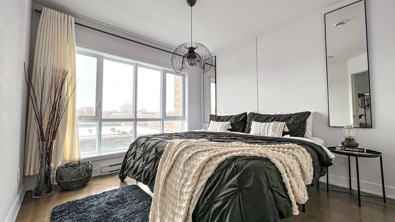 Photo of Bedroom in Cote-Des-Neiges—Notre-Dame-De-Grace