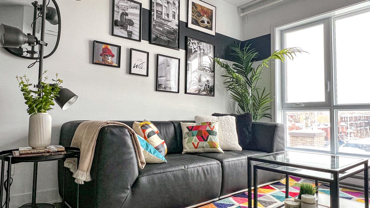Photo of Livingroom in Cote-Des-Neiges—Notre-Dame-De-Grace