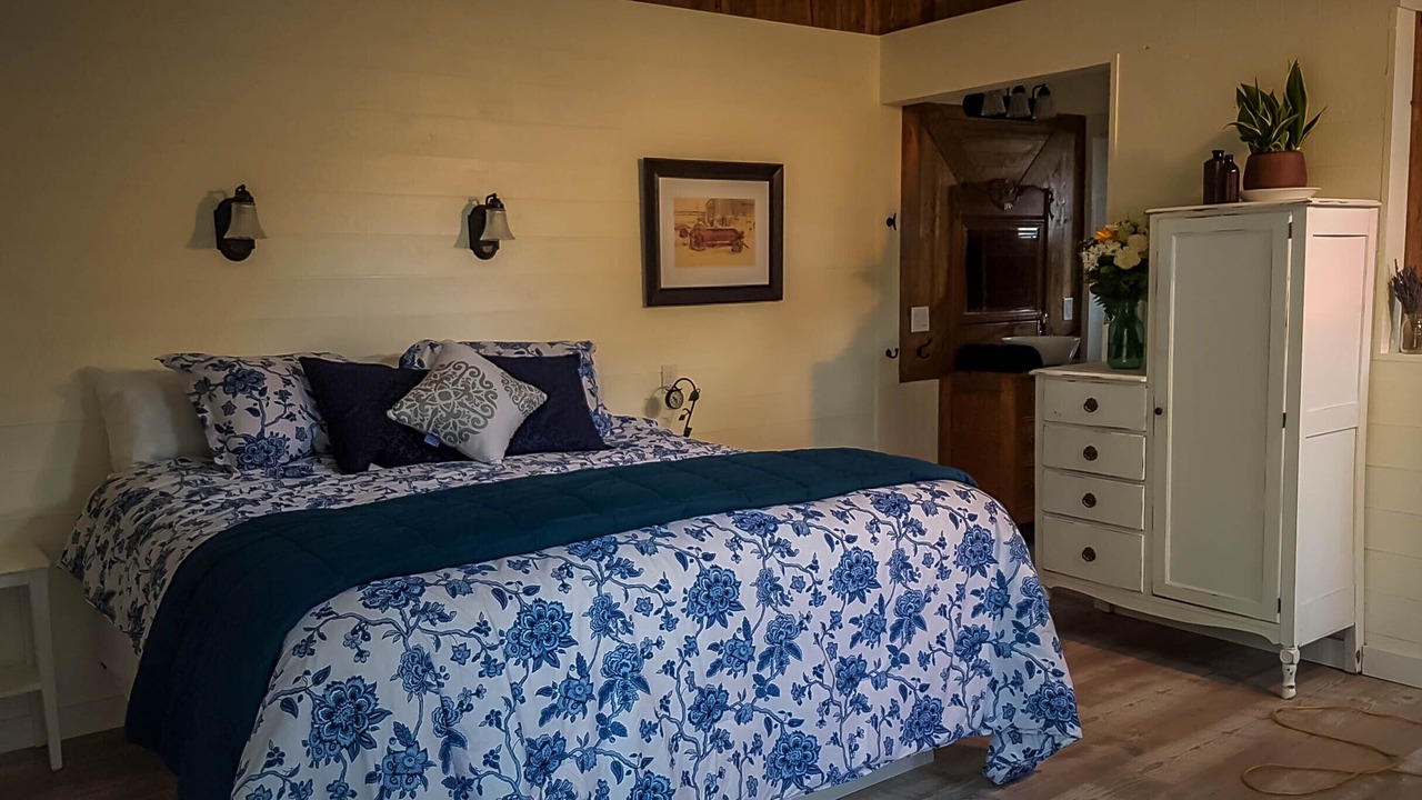 Photo of Bedroom in West Lincoln