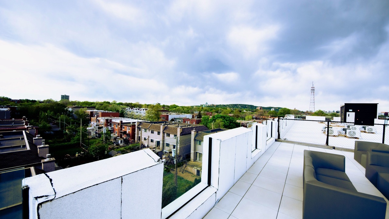Photo of Patio Balcony in Cote-Des-Neiges—Notre-Dame-De-Grace