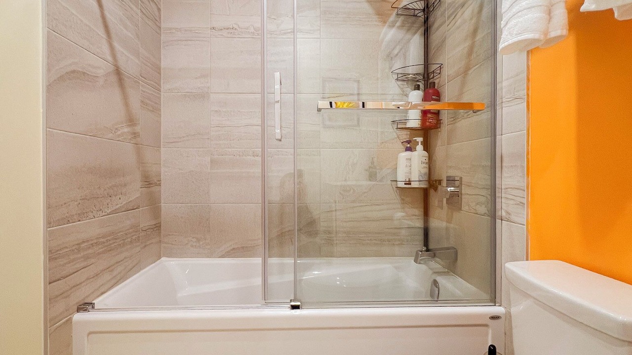 Photo of Bathroom in Cote-Des-Neiges—Notre-Dame-De-Grace