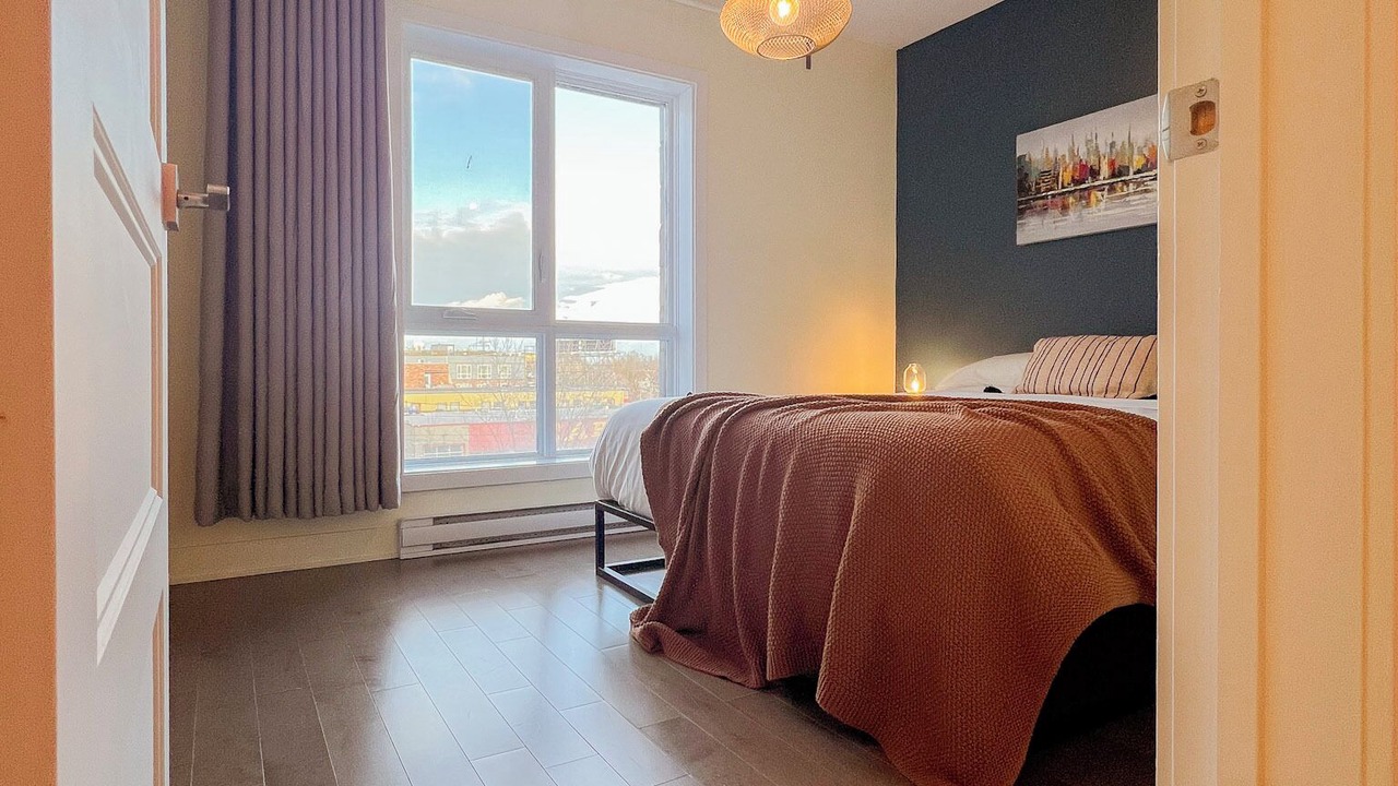 Photo of Bedroom in Cote-Des-Neiges—Notre-Dame-De-Grace
