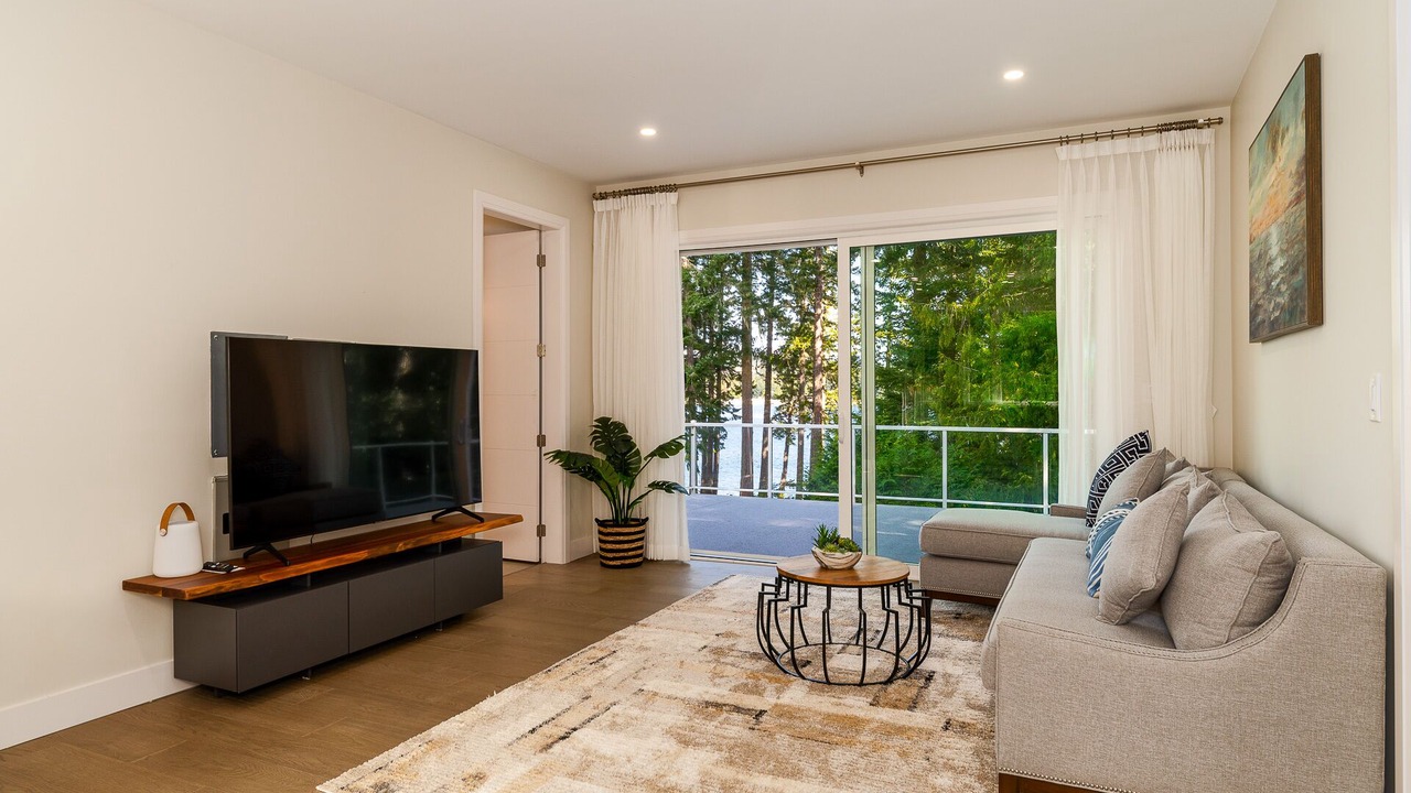 Photo of Livingroom in East Sooke