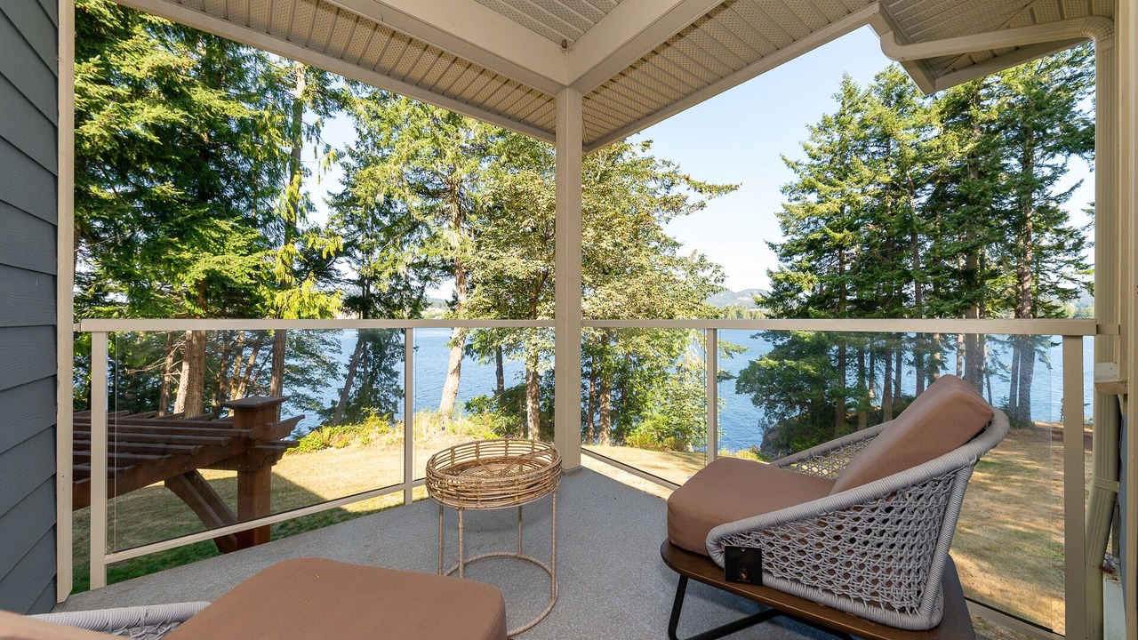 Photo of Patio Balcony in East Sooke