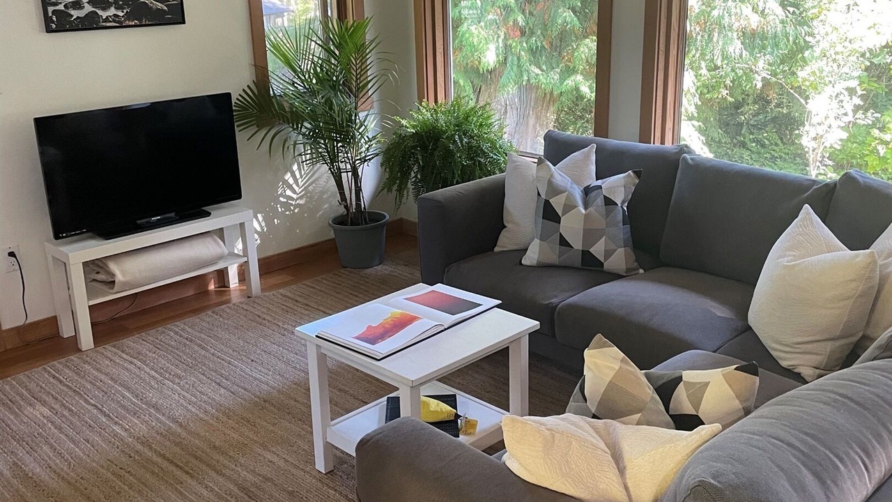 Photo of Livingroom in Tofino