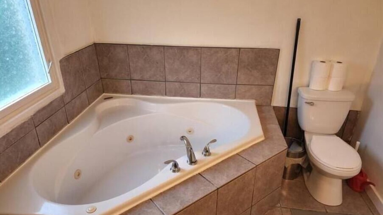 Photo of Bathroom in Alcona