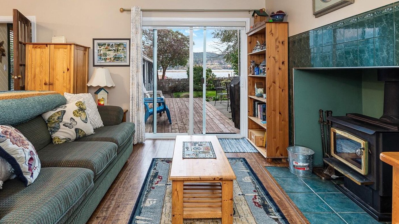 Photo of Livingroom in Sooke