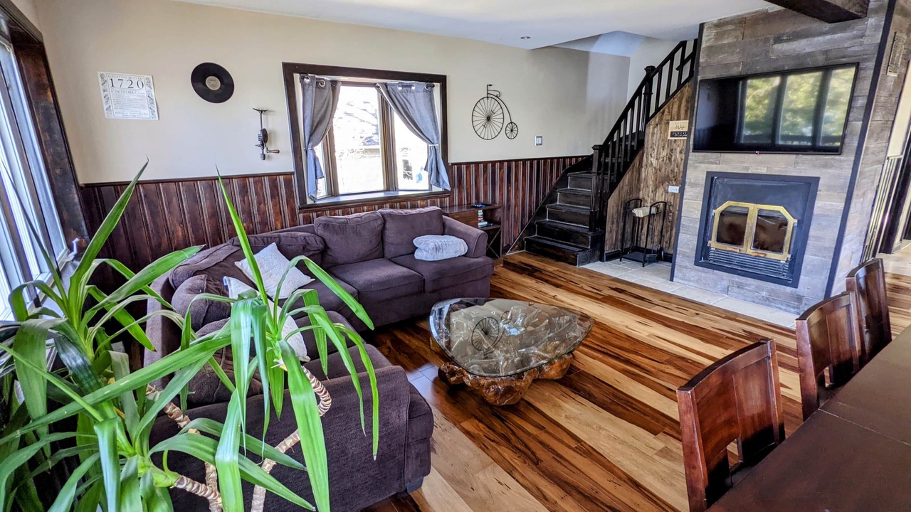 Photo of Livingroom in Chertsey