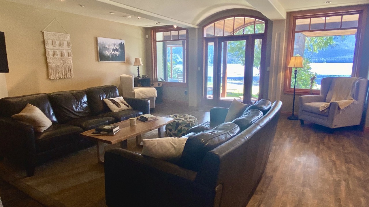 Photo of Livingroom in Tofino