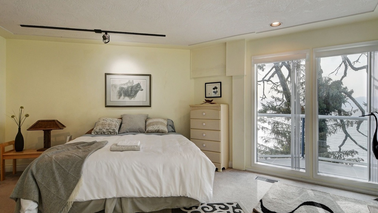 Photo of Bedroom in Otter Point